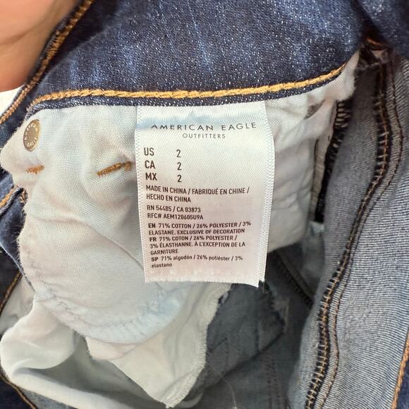 American Eagle Hi-Rise Dark Distressed Denim Shorts Size 2 Casual Fall Layering - Picture 4 of 5